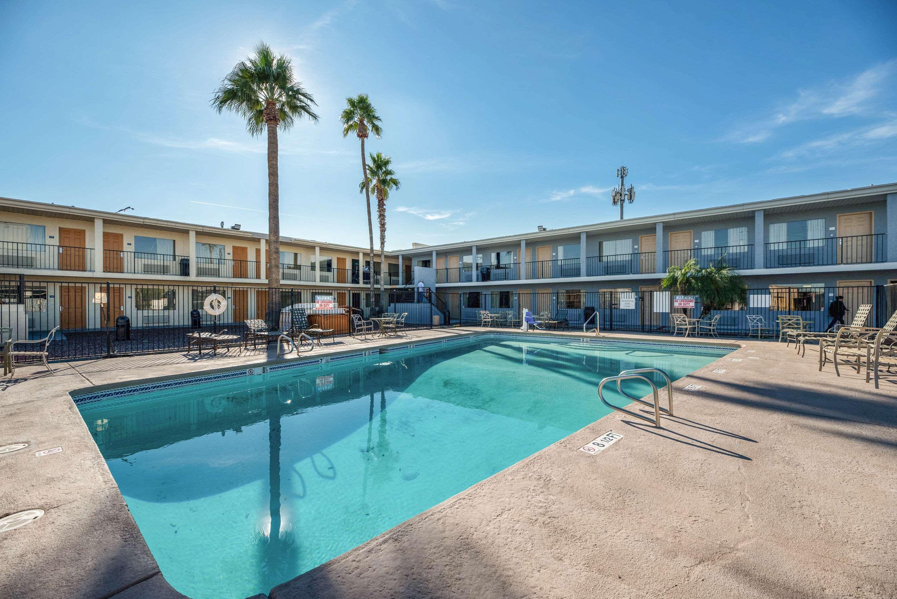 Econo Lodge Phoenix North I-17 Extérieur photo